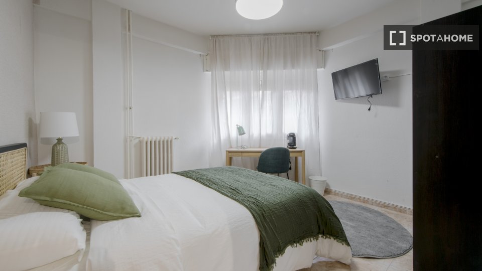 Double room Madrid, 4 beds — photo 6
