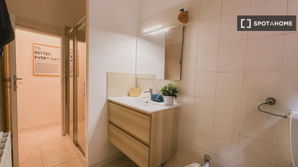 Double room Bologna, 3 beds — photo 2