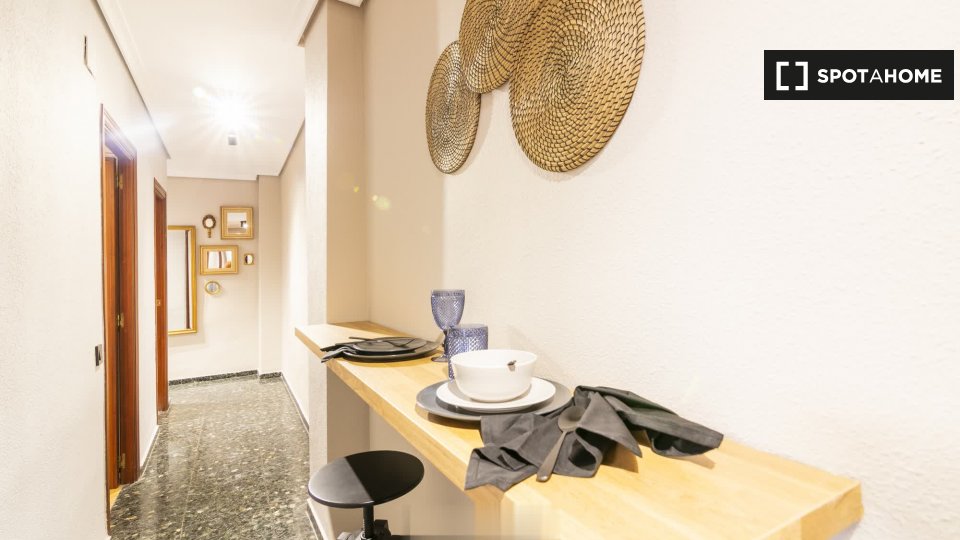 Double room Valencia, 5 beds, 110m² — photo 17