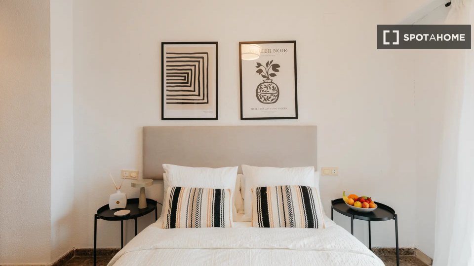 Double room Valencia, 4 beds — photo 10