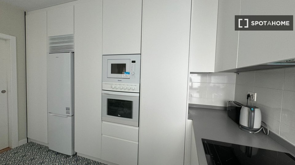 Double room Madrid, 8 beds, 139m² — photo 6