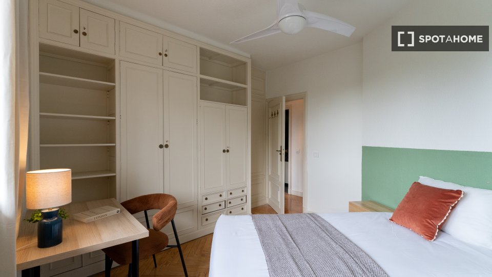 Double room Madrid, 6 beds — photo 12