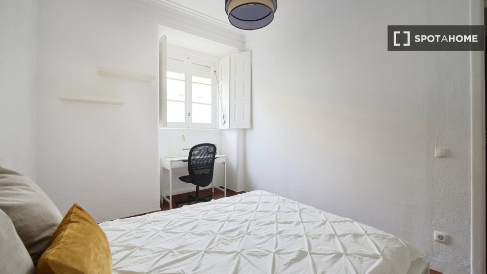 Double room Lisbon, 4 beds — photo 2
