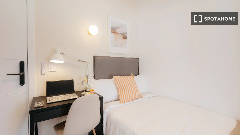 Habitación doble Valencia, 5 habitaciones — foto 11