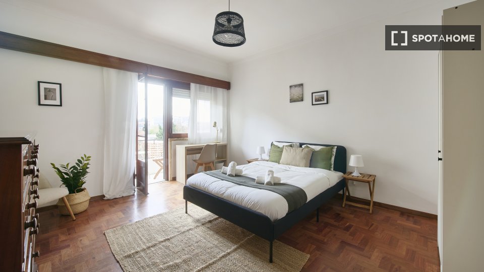 Double room Lisbon, 4 beds — photo 13