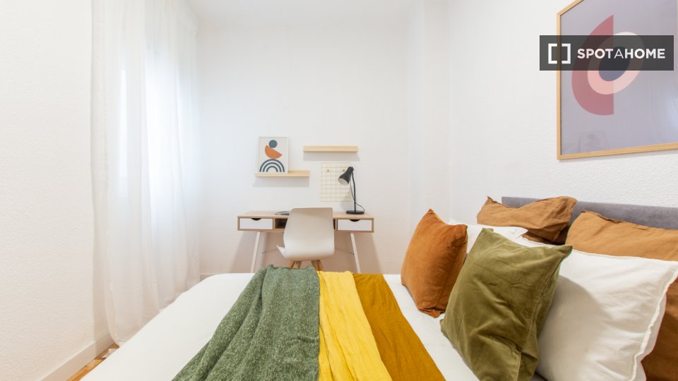 Double room Madrid, 7 beds — photo 17