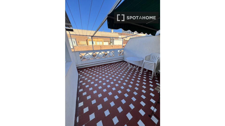 Double room Madrid, 8 beds, 275m² — photo 18