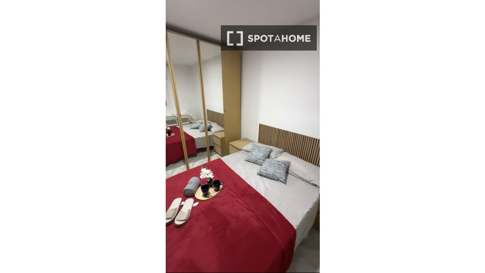 Double room Madrid, 5 beds, 95m² — photo 10