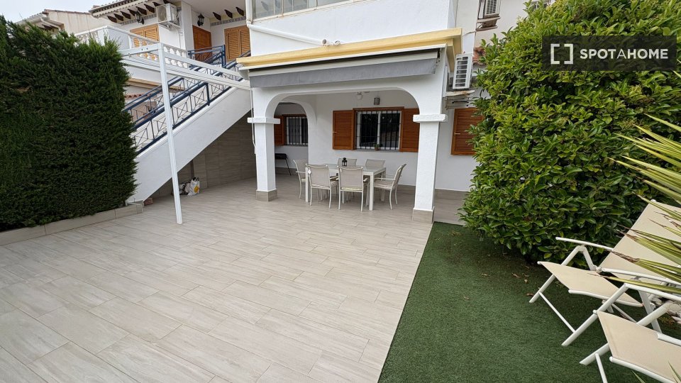 Apartment Alicante, 2 beds, 60m² — photo 16