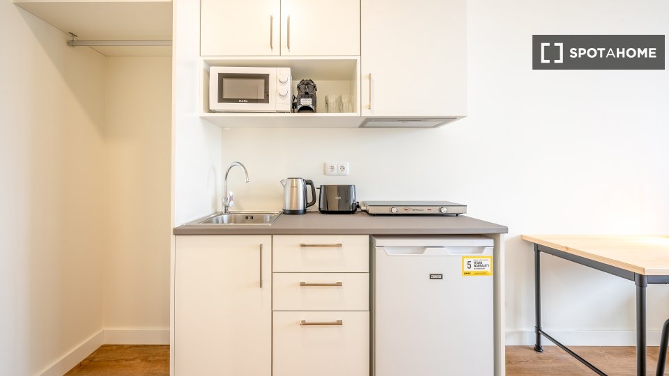 Apartment mono Lisbon, 18m² — photo 14