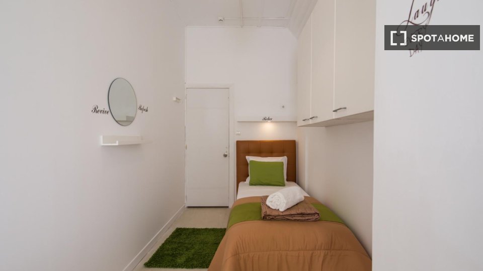 Double room Lisbon, 20 beds — photo 20