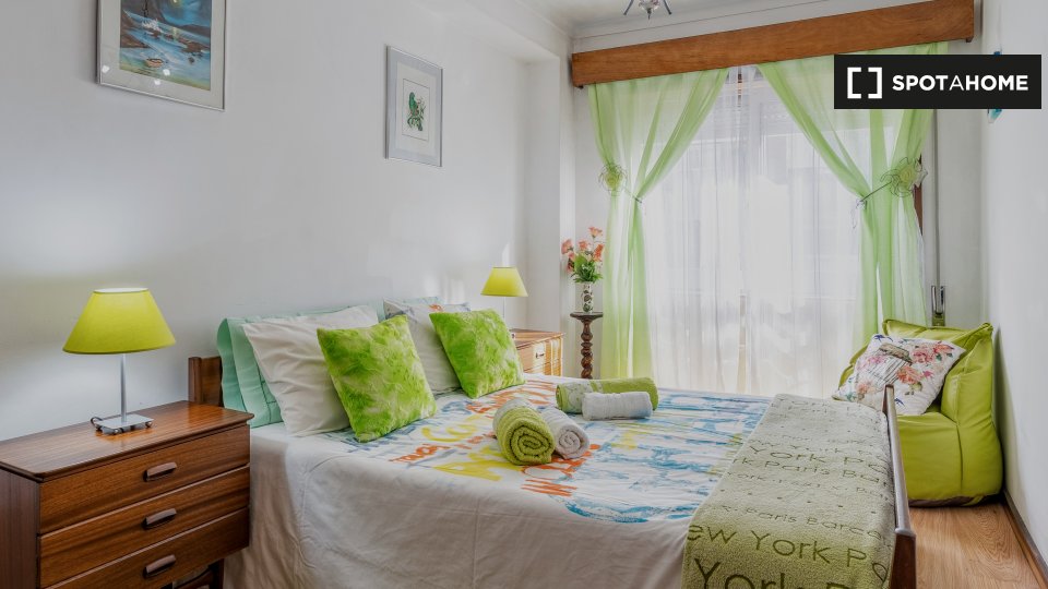 Double room Porto, 2 beds, 20m² — photo 7