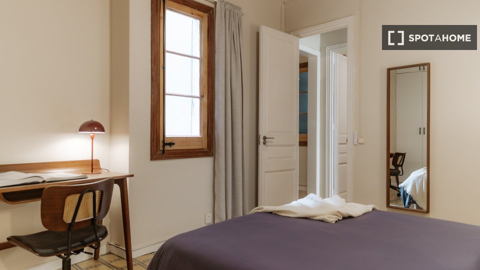 Double room Barcelona, 3 beds, 90m² — photo 19