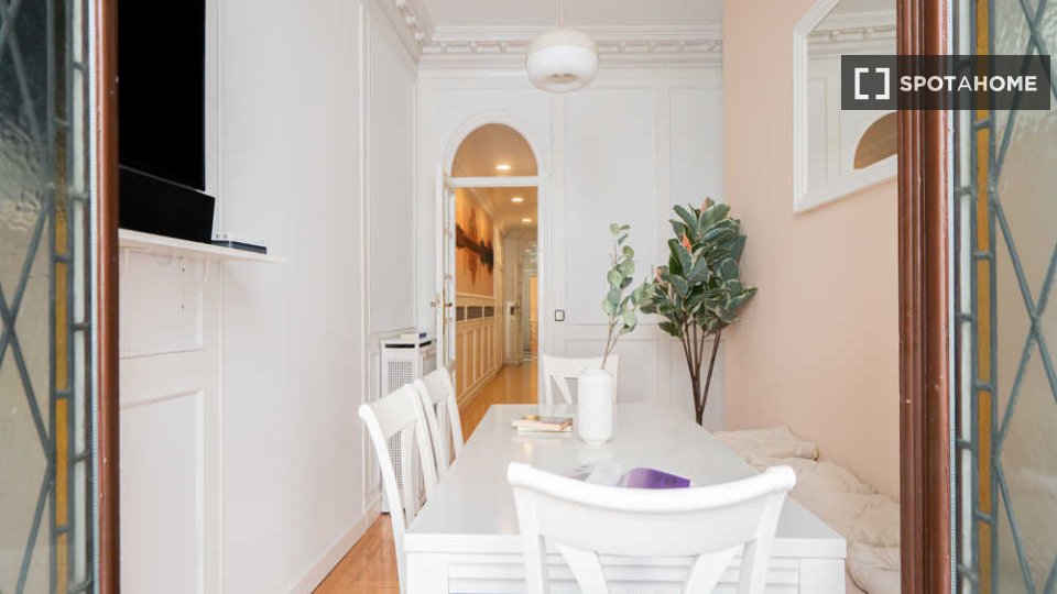 Double room Madrid, 7 beds — photo 43