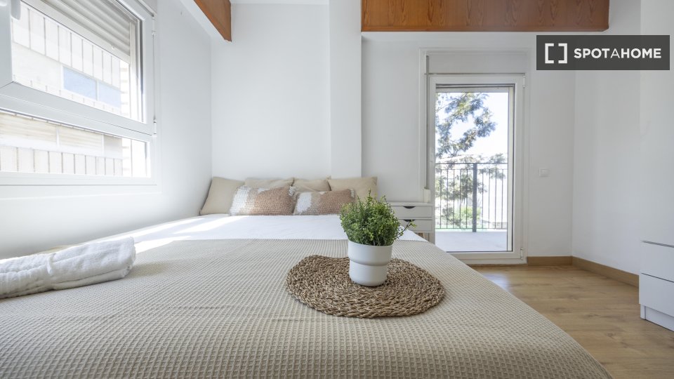 Chambre double Valence, 5 chambres, 130m² — photo 15