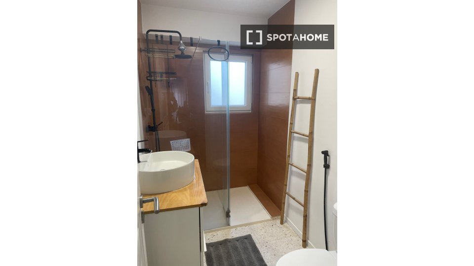 Double room Lisbon, 2 beds, 70m² — photo 9