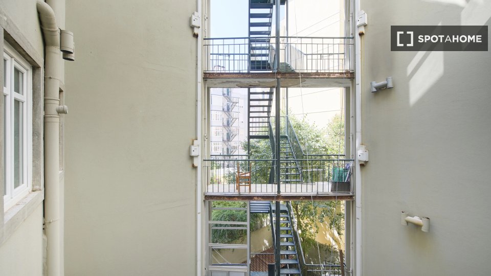 Double room Lisbon, 9 beds — photo 4