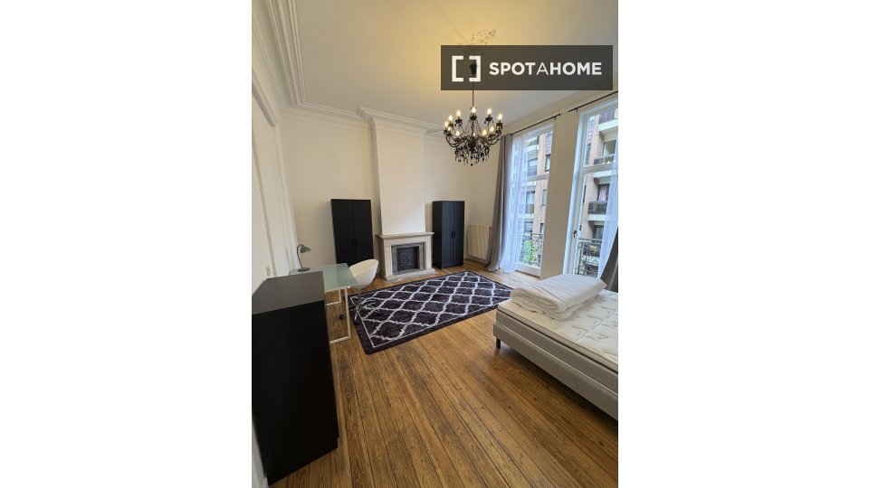 Double room Brussels, 5 beds, 360m² — photo 10
