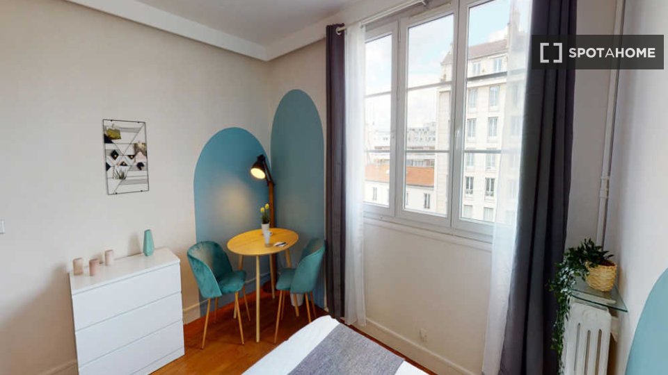 Double room Paris, 5 beds, 110m² — photo 3