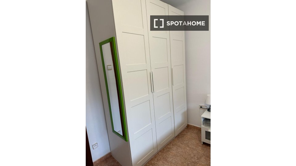 Double room Barcelona, 3 beds — photo 7