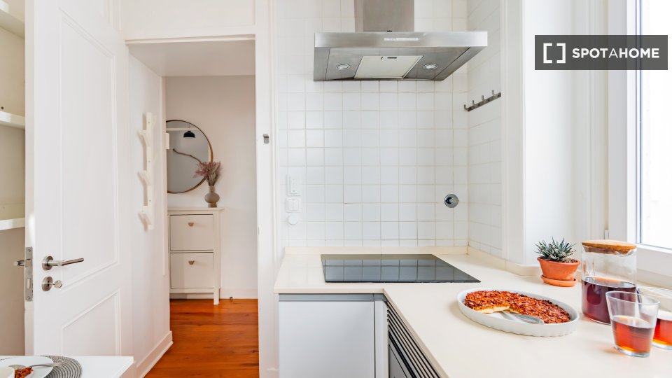 Apartment Lisbon, 1 bed — photo 22