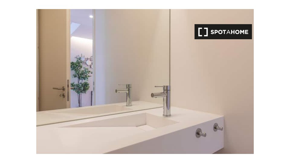 Apartment Lisbon, 2 beds — photo 2