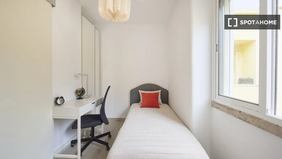 Double room Lisbon, 6 beds — photo 1
