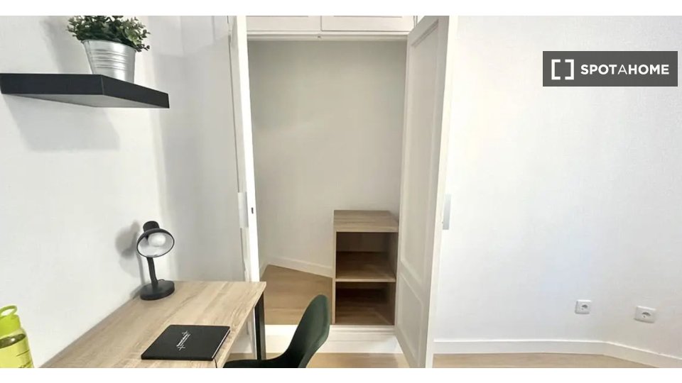 Double room Madrid, 6 beds — photo 29