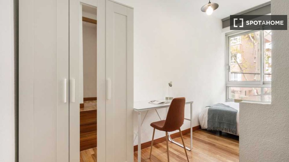 Double room Madrid, 10 beds — photo 8
