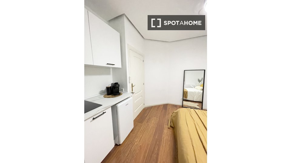 Double room Madrid, 6 beds — photo 9