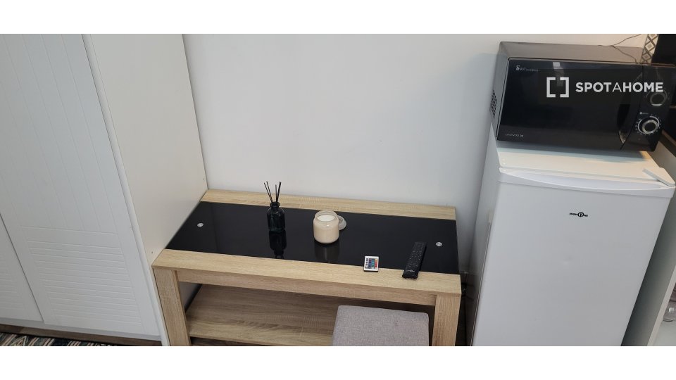 Double room Lille, 1 bed, 18m² — photo 3