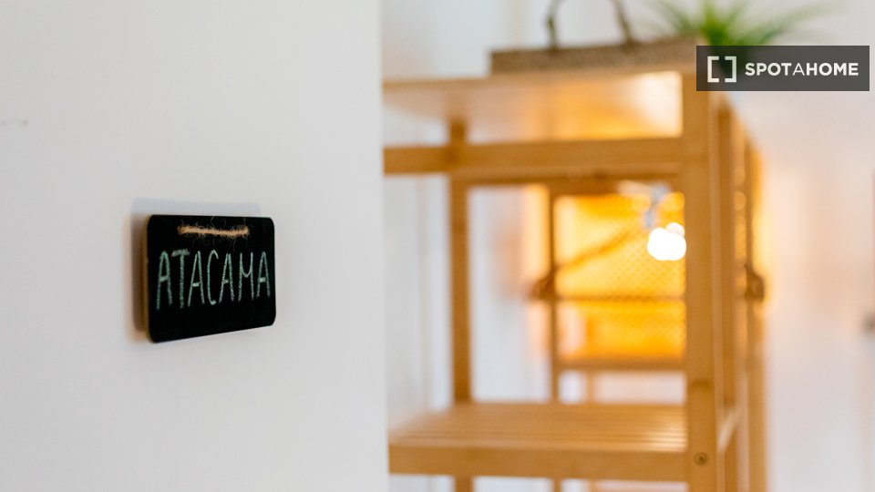 Double room Barcelona, 3 beds, 75m² — photo 12