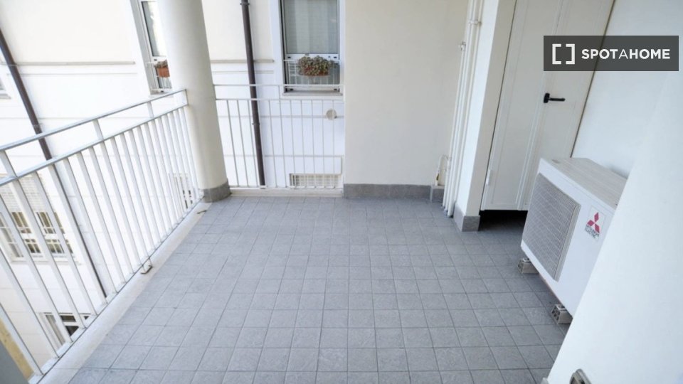 Double room Milan, 4 beds, 107m² — photo 3