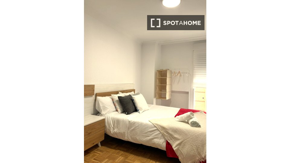 Double room Madrid, 8 beds, 160m² — photo 35