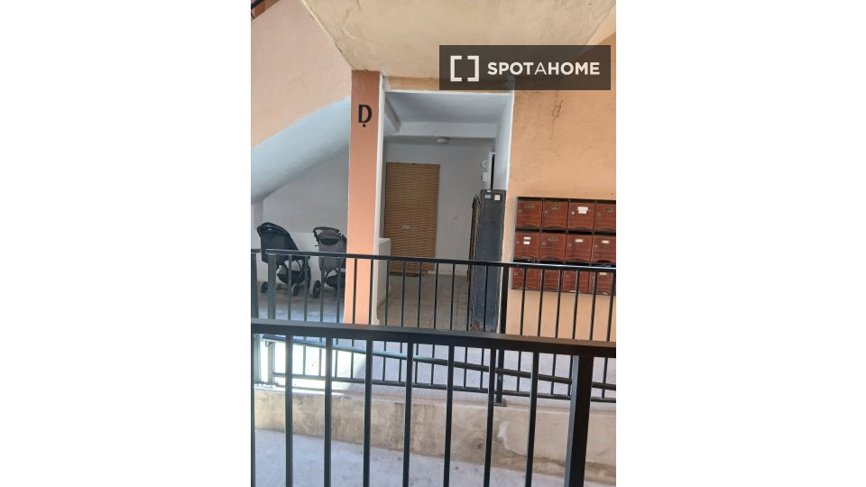Double room Valencia, 3 beds, 120m² — photo 9