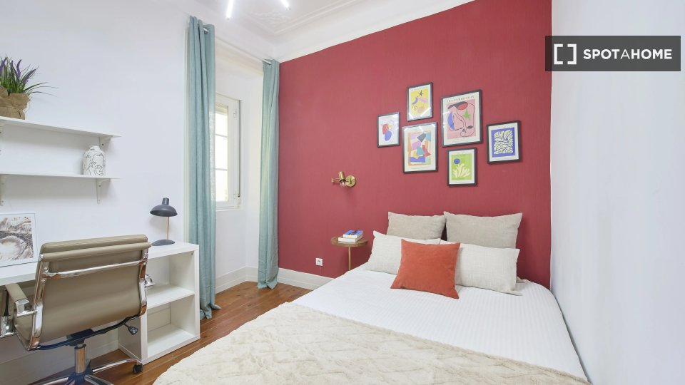Double room Lisbon, 6 beds — photo 12