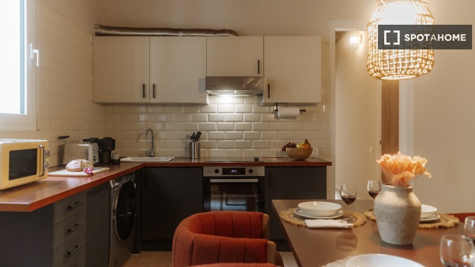 Double room Barcelona, 3 beds, 90m² — photo 16