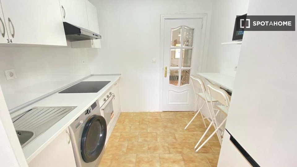 Double room Madrid, 4 beds — photo 19