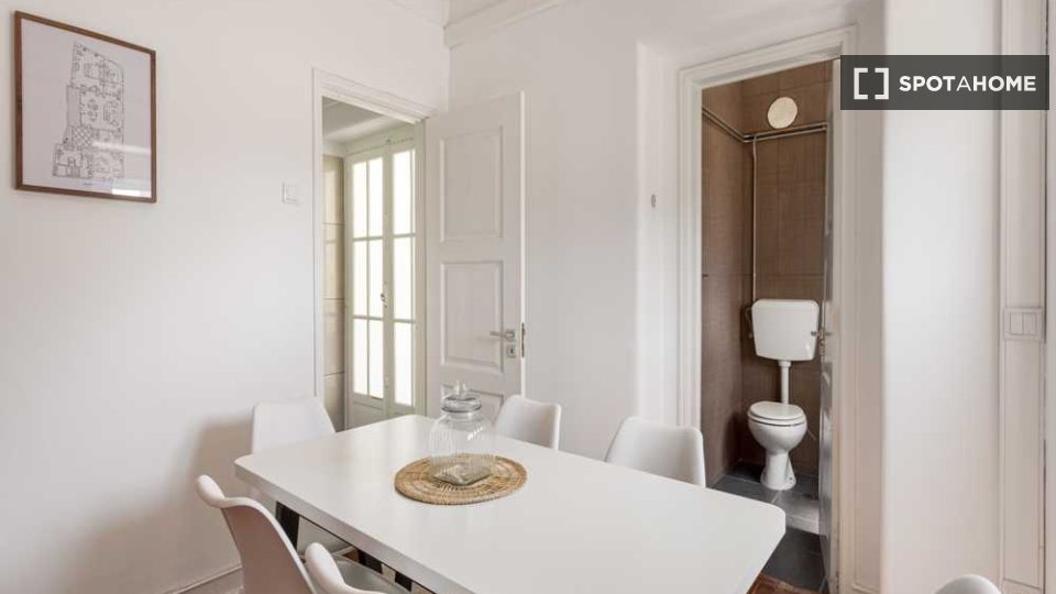 Double room Lisbon, 5 beds — photo 1