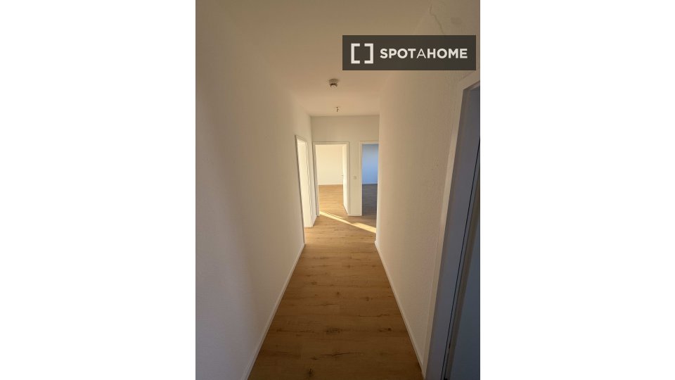 Double room Berlin, 3 beds, 78m² — photo 7