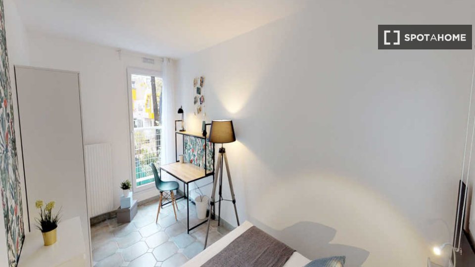 Double room Paris, 5 beds, 140m² — photo 2