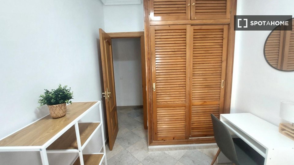 Double room Madrid, 4 beds, 95m² — photo 13