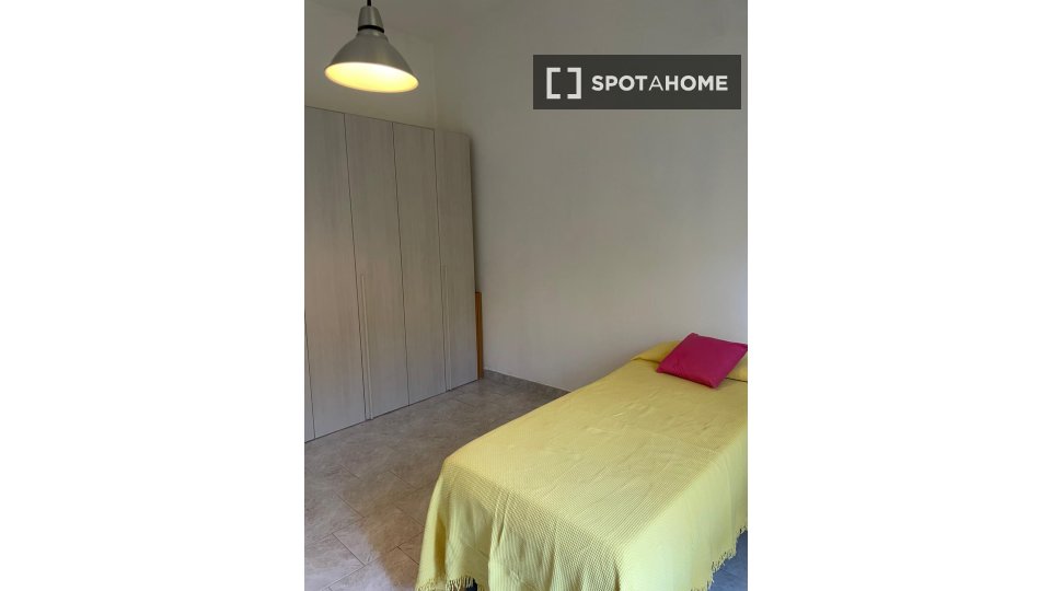 Double room Florence, 3 beds, 90m² — photo 14