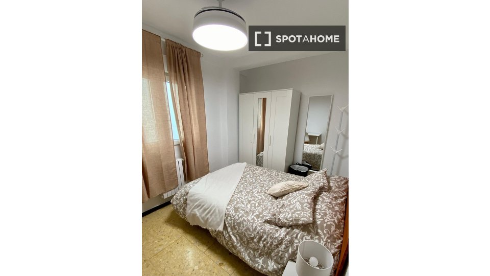 Double room Zaragoza, 4 beds, 92m² — photo 17