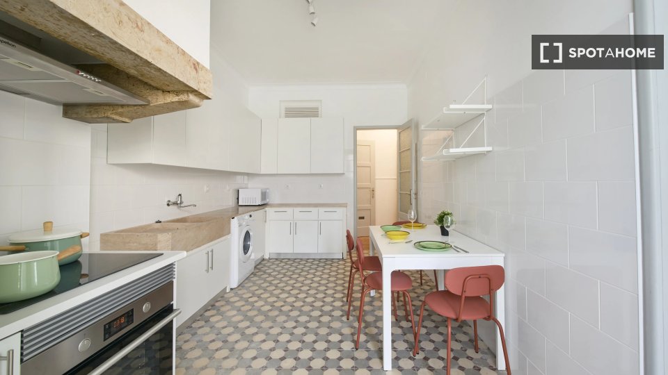 Double room Lisbon, 7 beds — photo 18