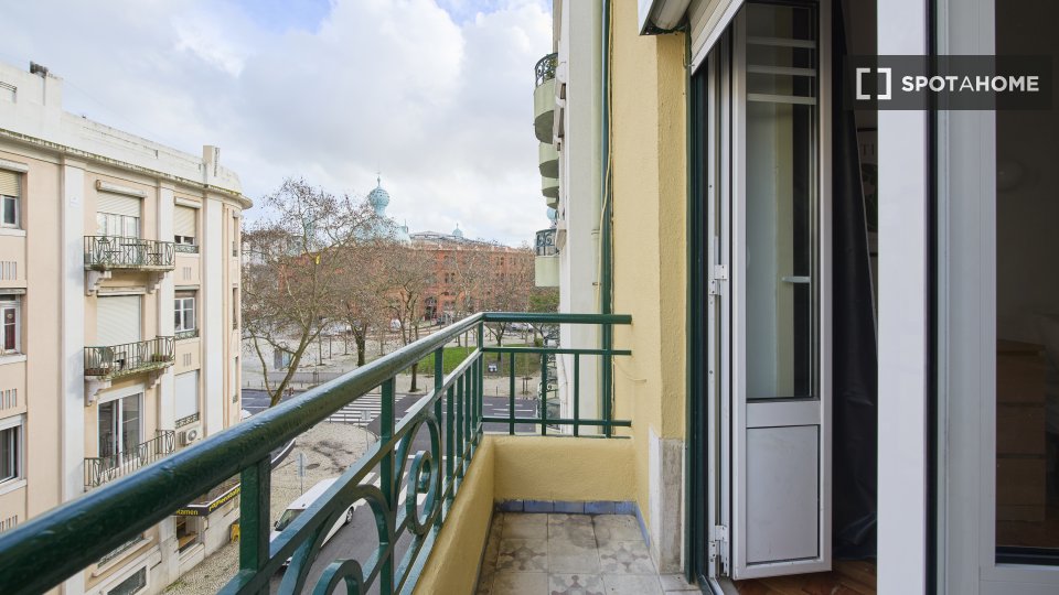 Double room Lisbon, 5 beds — photo 16