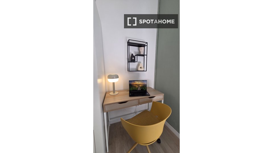 Double room Barcelona, 10 beds, 210m² — photo 9