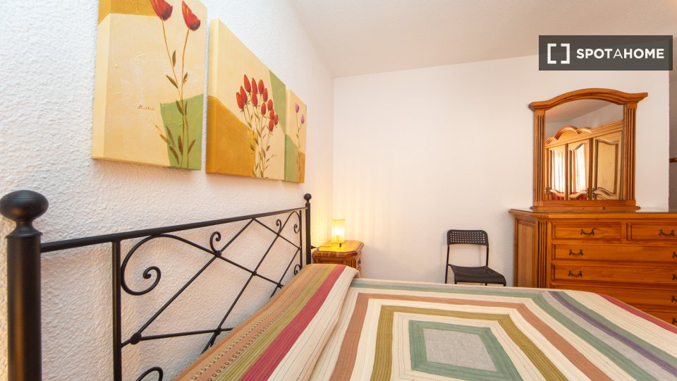 Double room Granada, 4 beds — photo 18