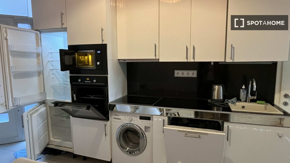 Apartment Budapest, 2 beds, 70m² — photo 14