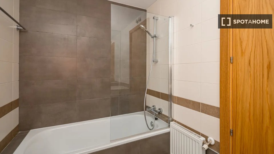 Double room Madrid, 4 beds — photo 13